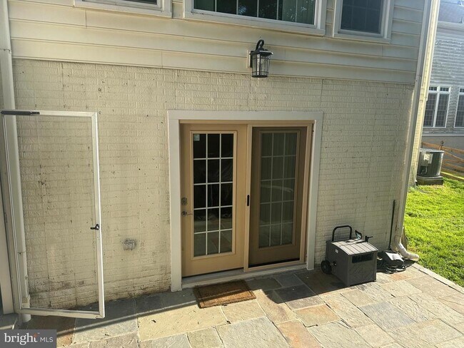 Building Photo - 7505 Redland Park Pl