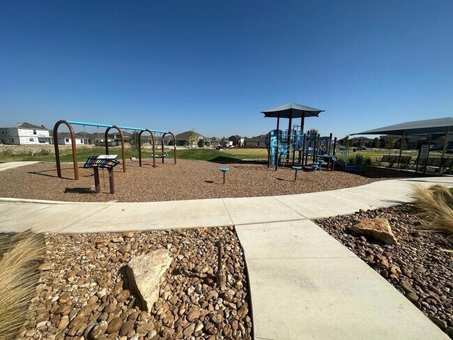 Building Photo - 519 Vantage Dr