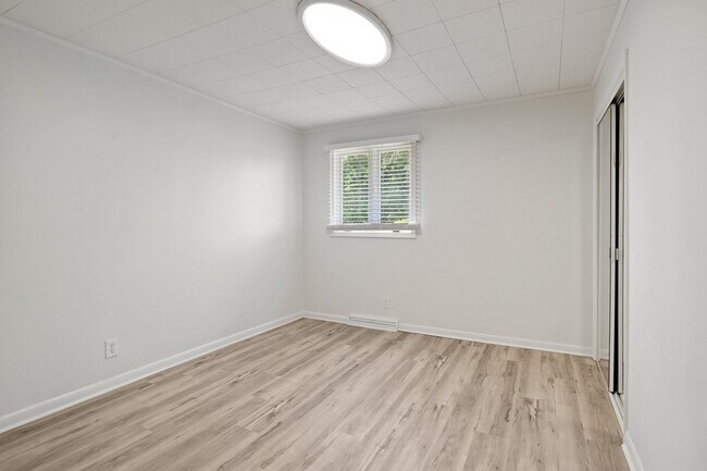 Building Photo - 4321 W Whiteland Rd