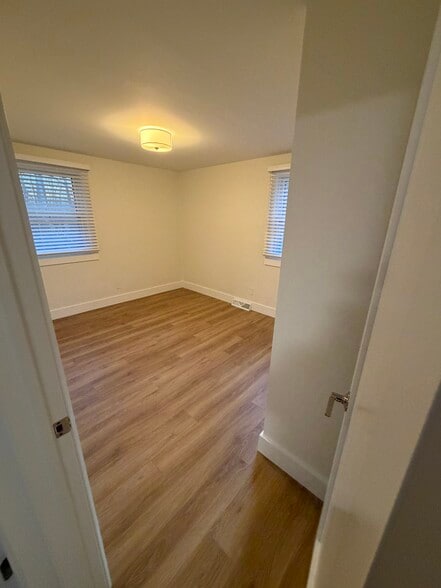 Building Photo - 157 Marine Dr