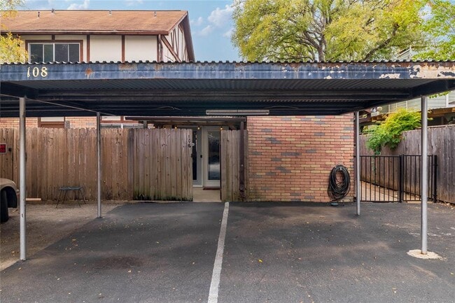 Building Photo - 7406 Shadow Hill Dr