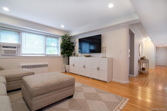 Building Photo - 140 N Broadway