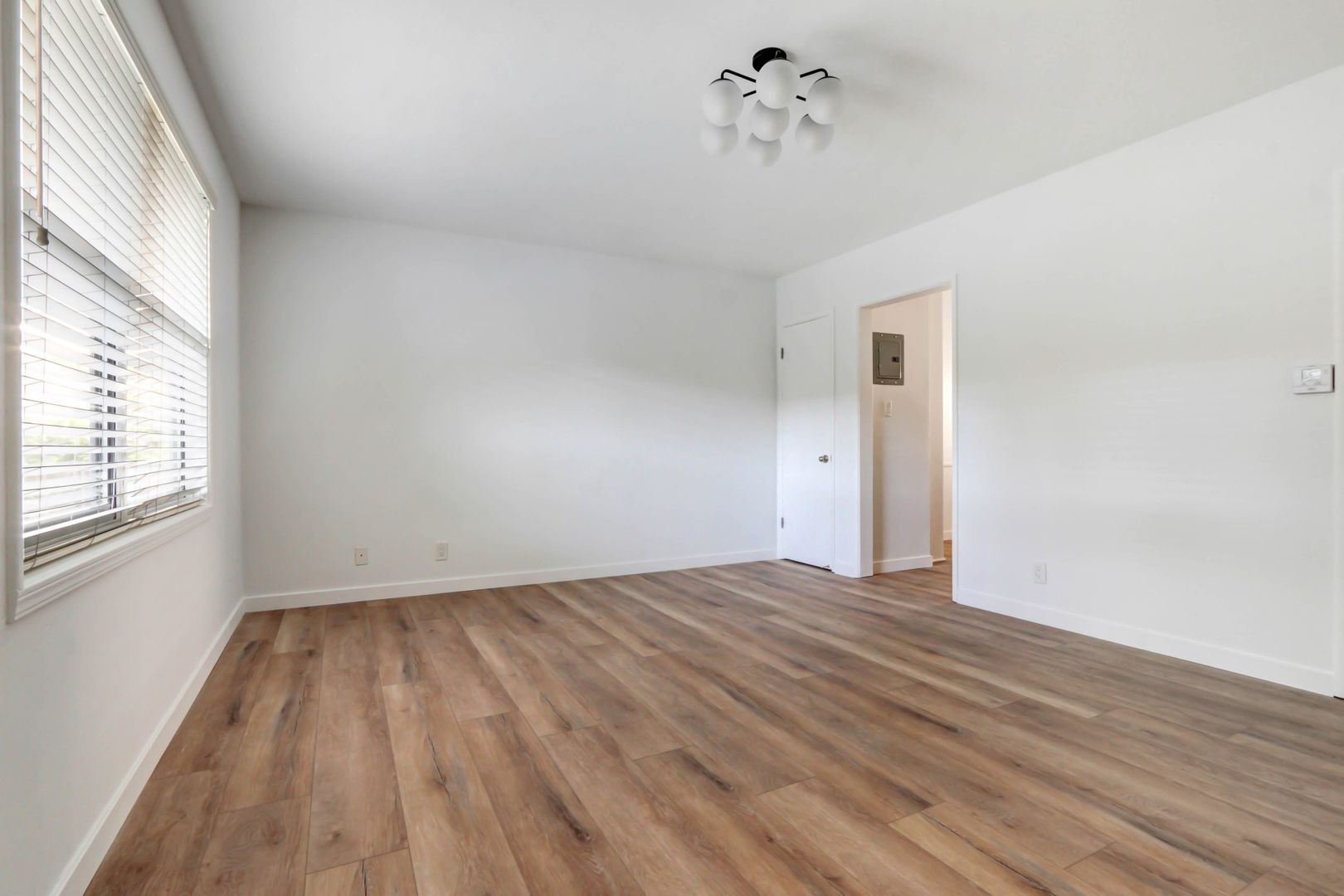 Building Photo - 300 California Ave