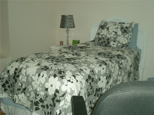 Building Photo - 14691 Lake Olive Dr