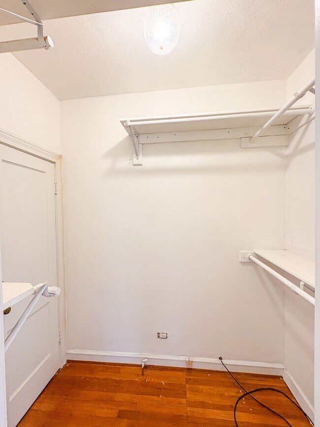 Building Photo - 515 N 32nd St