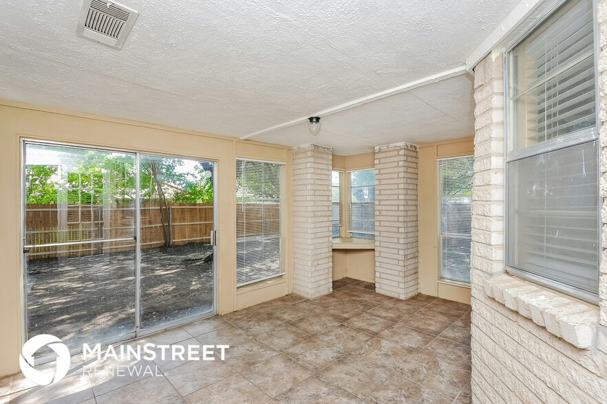 Building Photo - 6905 Winchester Pl