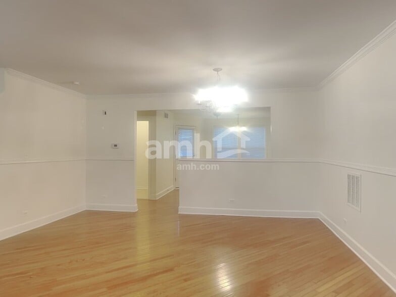 Building Photo - 2449 Emily Ln