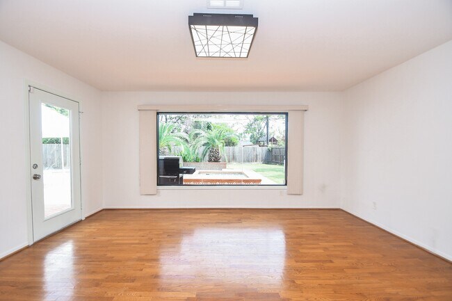 Building Photo - 6602 Housman
