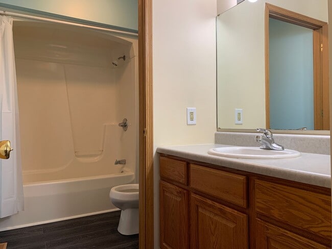 Building Photo - Beautiful 3-bedroom