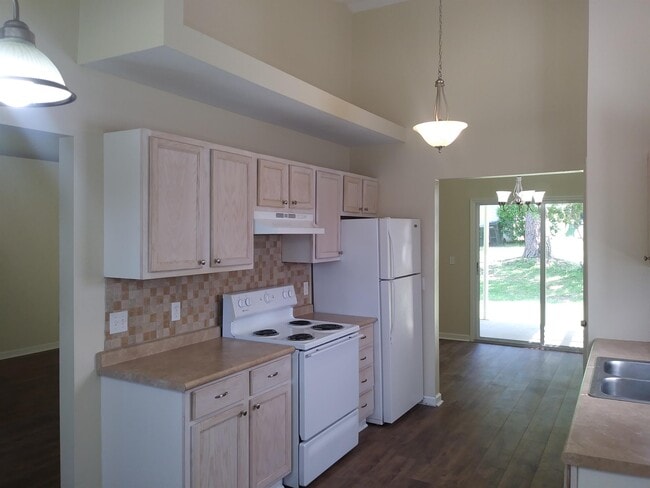 Building Photo - 1608 Akridge Dr