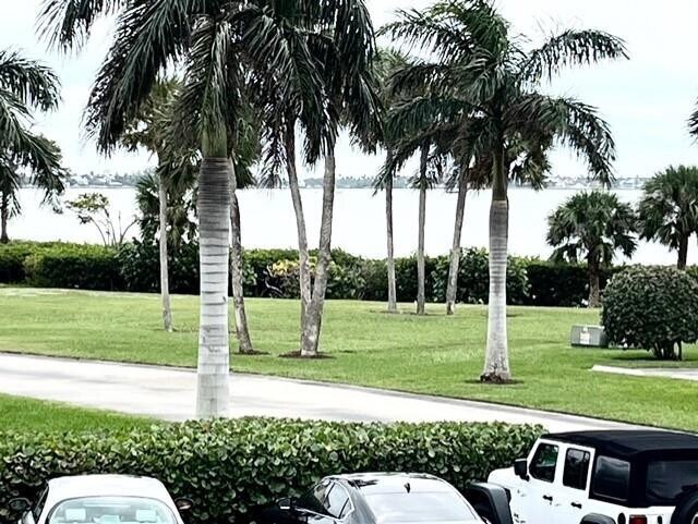 Building Photo - 40 NE Plantation Rd