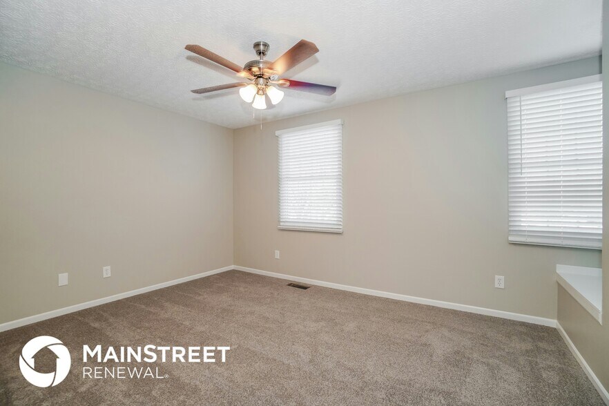Building Photo - 2027 Winding Hollow Dr