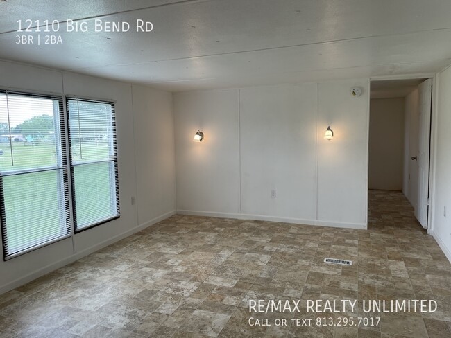 Building Photo - 1 acre Home - 12110 Big Bend Rd Riverview,...