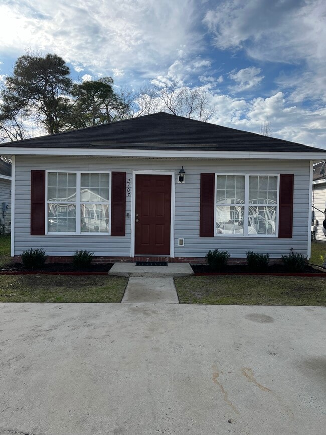 1300.00/mo /3br2ba - 2707 Landing Loop Dr