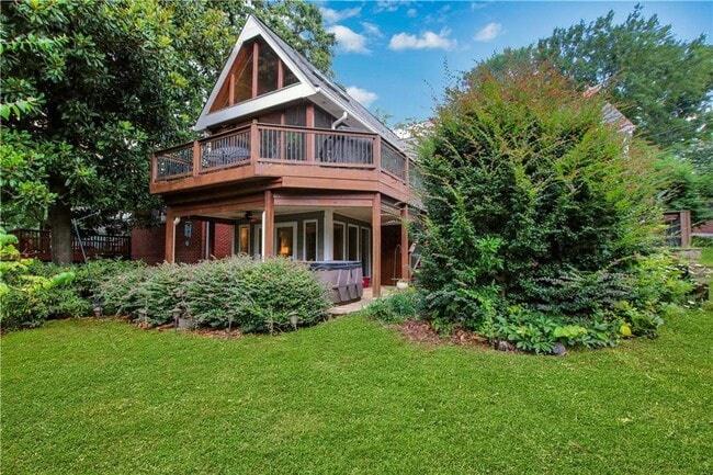 Building Photo - 925 Highland Terrace NE