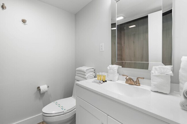 Building Photo - 5700 Bonita Beach Rd SW