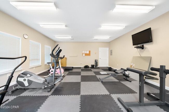 Building Photo - 7207 Quail Hollow Dr