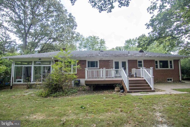 Building Photo - 2205 Parker Ave