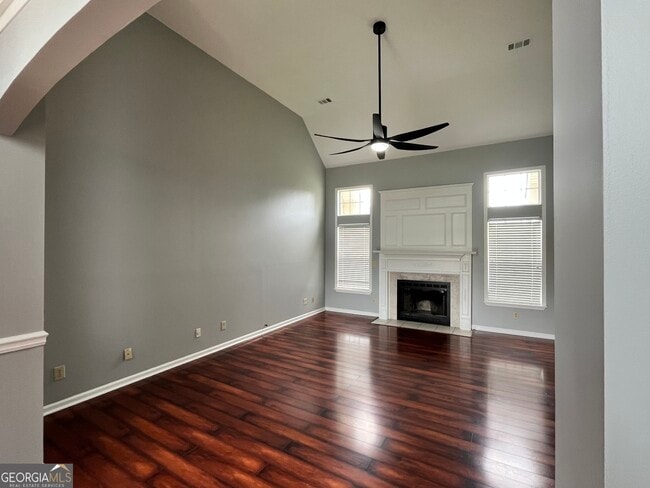 Building Photo - 102 Myles Ln