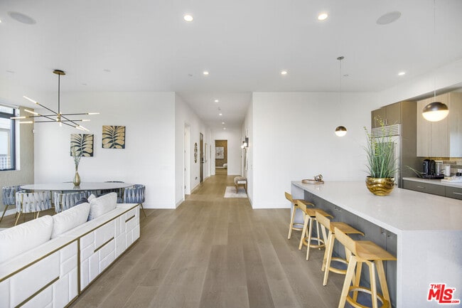 Building Photo - 10563 Ashton Ave