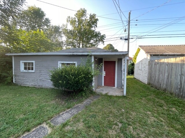 Building Photo - 237 E Victoria St