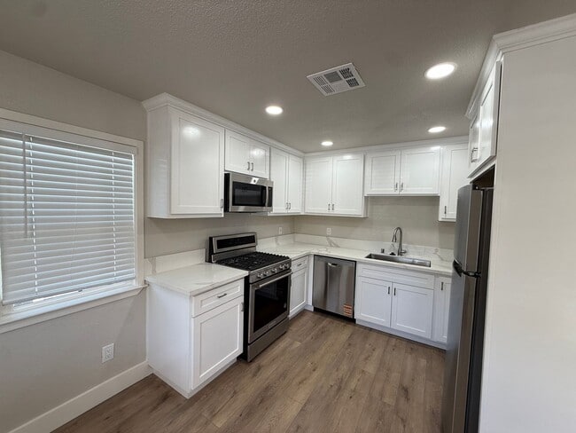 Building Photo - 3 Bed| 2 Bath | 1153 SF | Private Driveway | Single Story | Tenant pays $175 monthly for WS&G