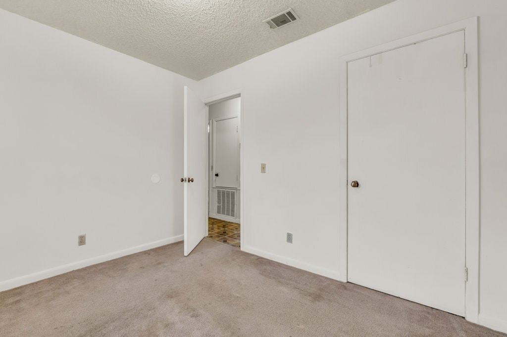 Building Photo - 928 E Broad St