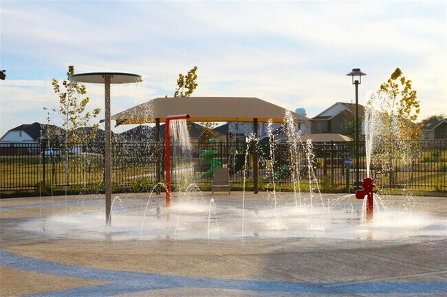 Building Photo - 221 Arabian Colt Dr