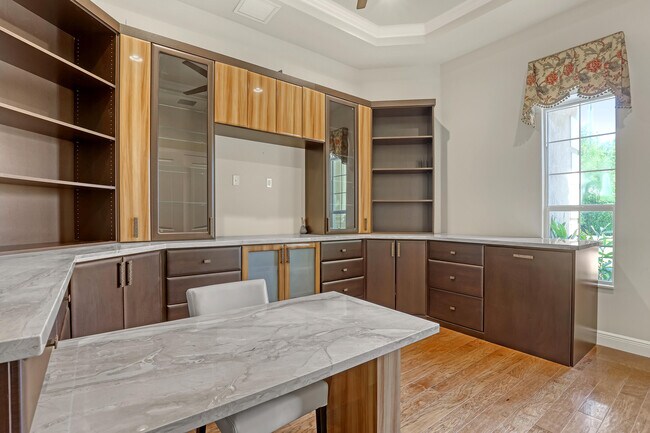 Building Photo - 6464 Bellamalfi St
