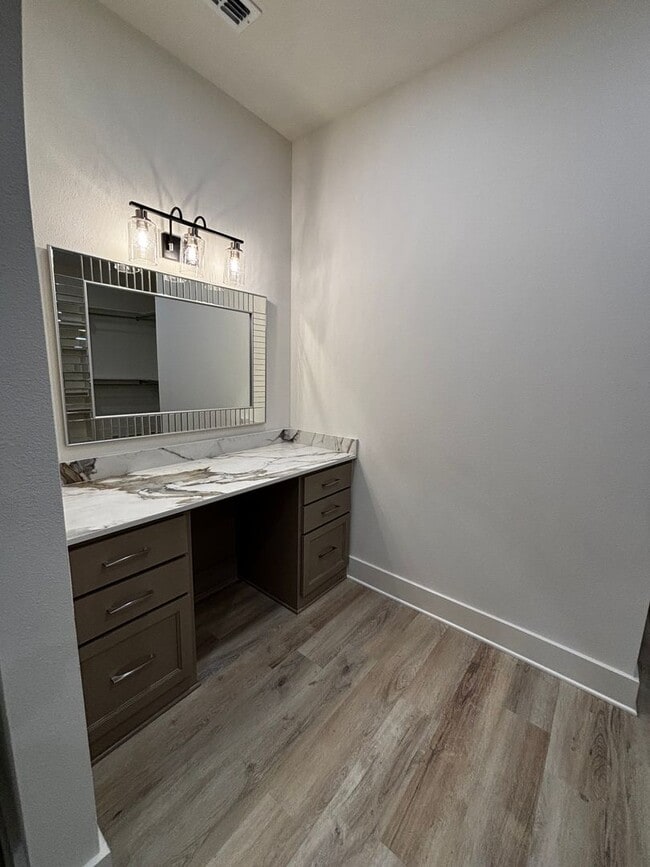 Building Photo - 7B Fernwood Dr