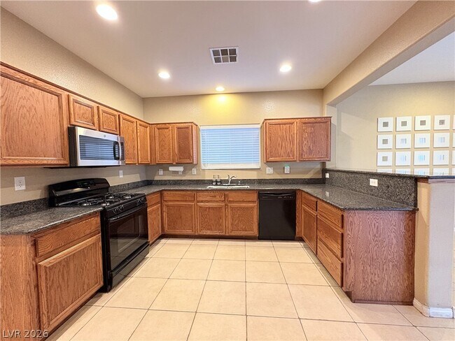Building Photo - 5014 Golden Antelope Way