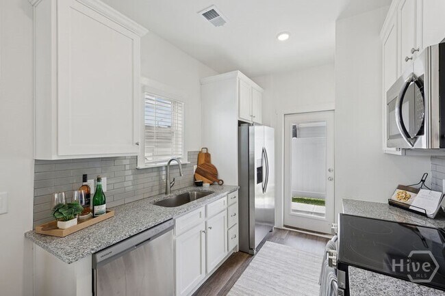 Building Photo - 3164 Mulberry Blvd