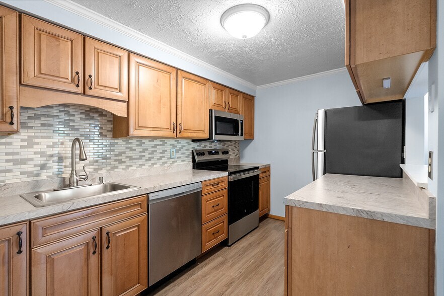 Building Photo - 976 Wood Hollow Dr