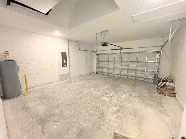 Building Photo - 9299 Lorenzo Wy