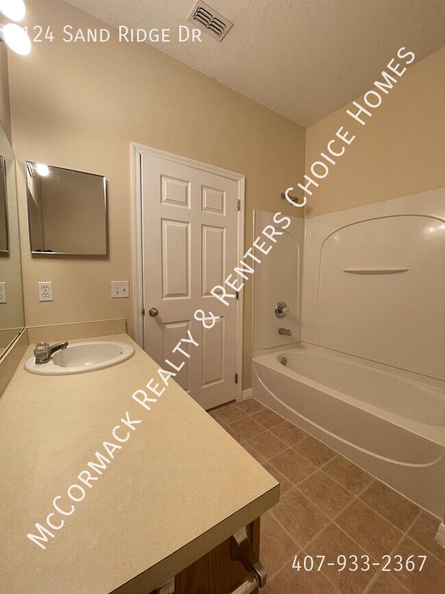 Building Photo - 124 Sand Ridge Dr