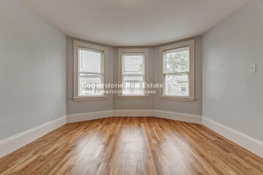 Building Photo - 147 Boston St
