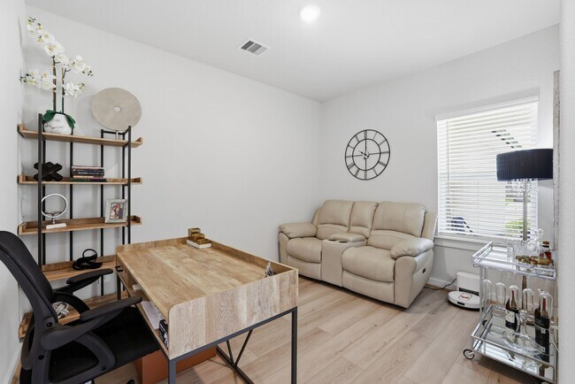 Building Photo - 16687 Sterling Clf St