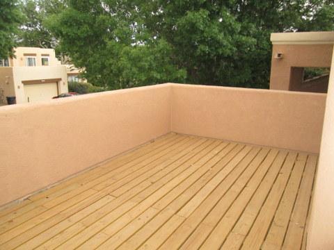 Building Photo - Large 4 Bedroom House in La Cueva District