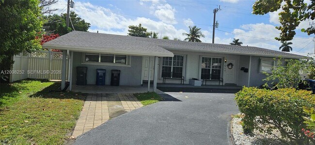 Building Photo - 1740 NE 56th St