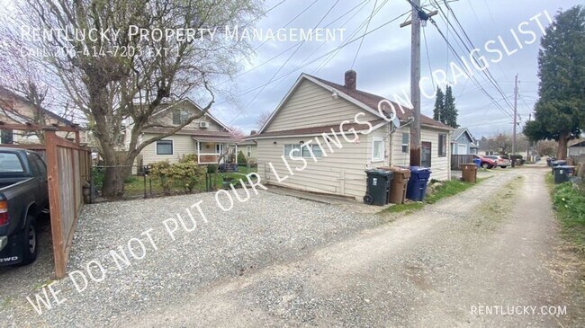 Building Photo - Cute, Private and Clean!  1 Bedroom 1 Bath...