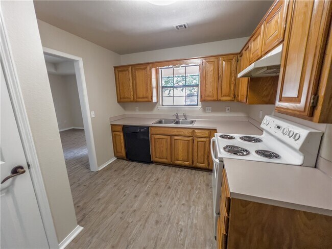 Building Photo - 2020 S F St