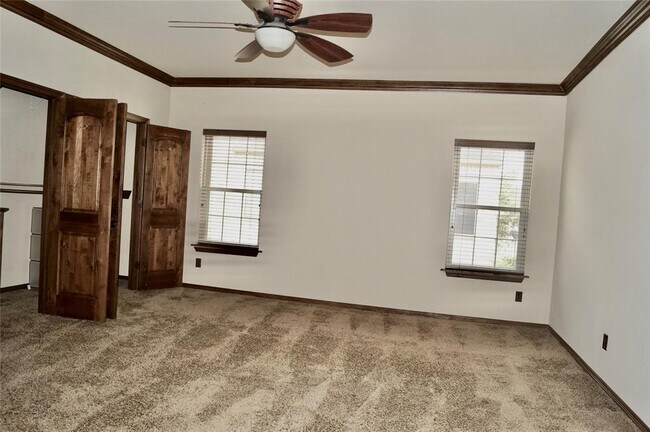 Building Photo - 3018 Holly Hall St