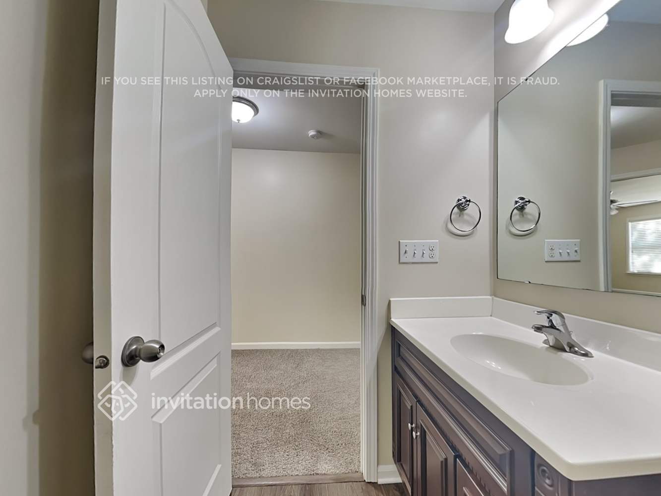 Building Photo - 2504 Blue Moss Dr