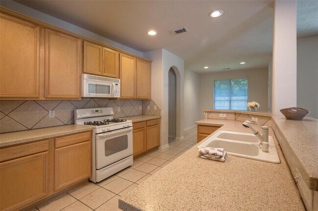 Building Photo - 21914 Hannover Ridge Dr