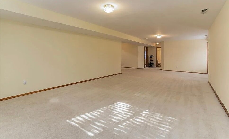 Building Photo - 770 Amberglen Ct