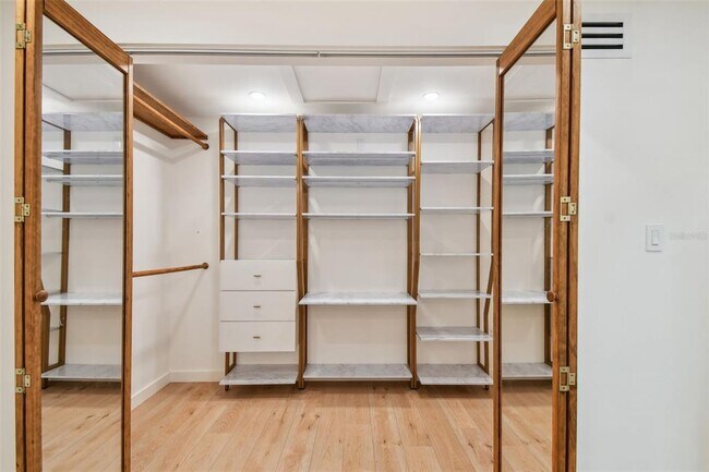 Building Photo - 145 24th Ave SE