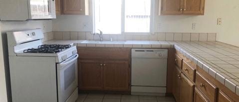 Building Photo - 8811 Rollingbay Dr