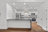 Building Photo - 310 Arlington Ave