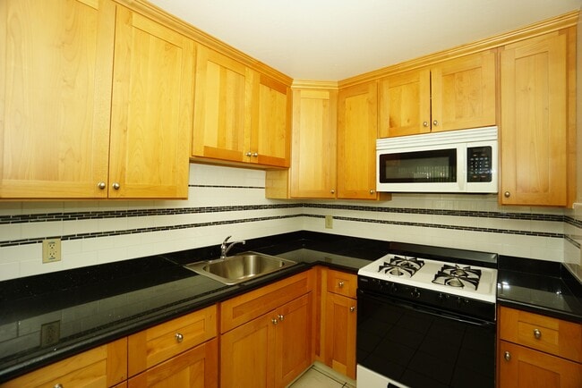Floorplan - 2025 Francisco St.