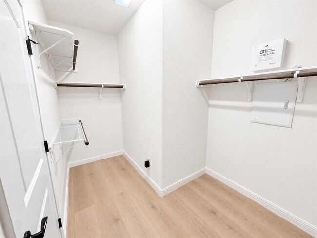 Building Photo - 14312 Senia Bend